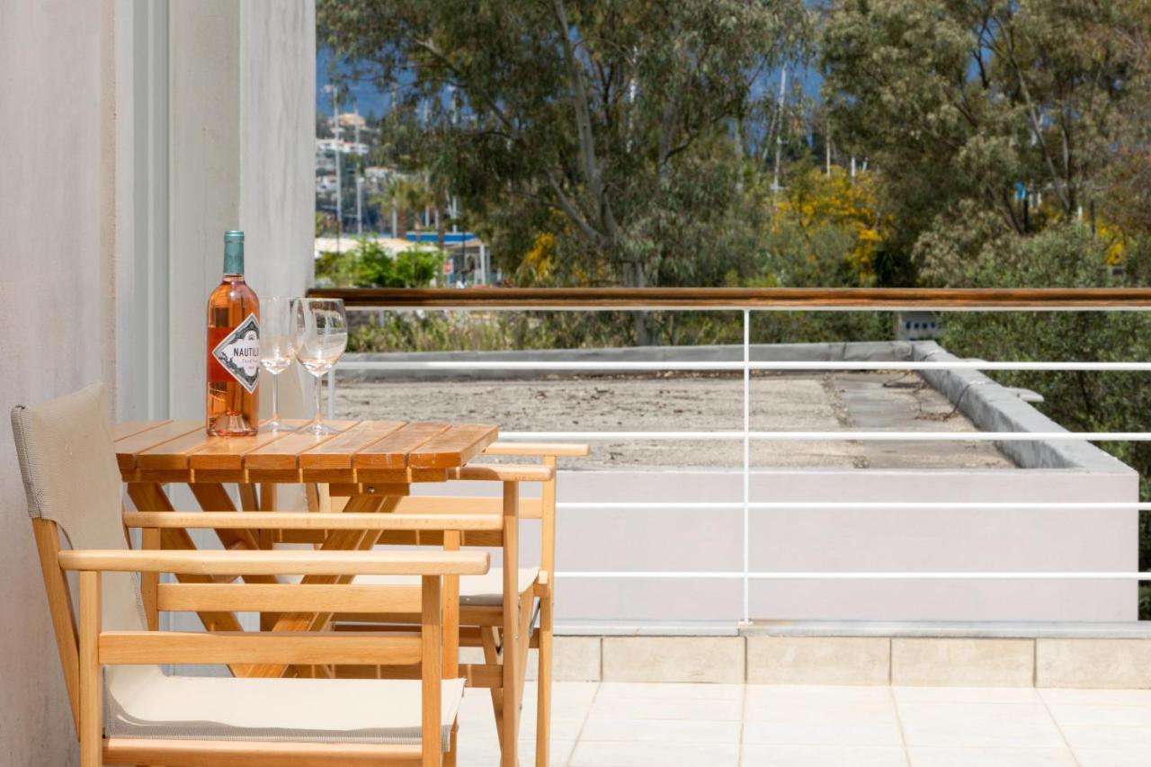 Konstantino'S Corfu Marina View Apartment คอนโตกาลิ ภายนอก รูปภาพ